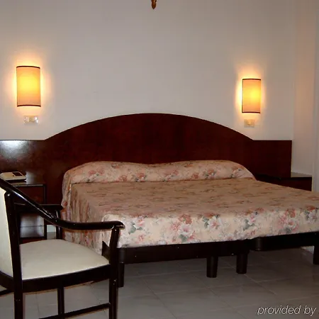Hotel Akross