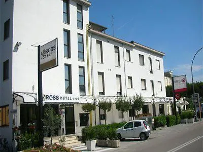 Hotel Akross